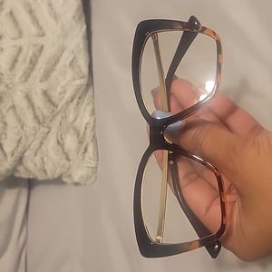 Women's fashion glasses